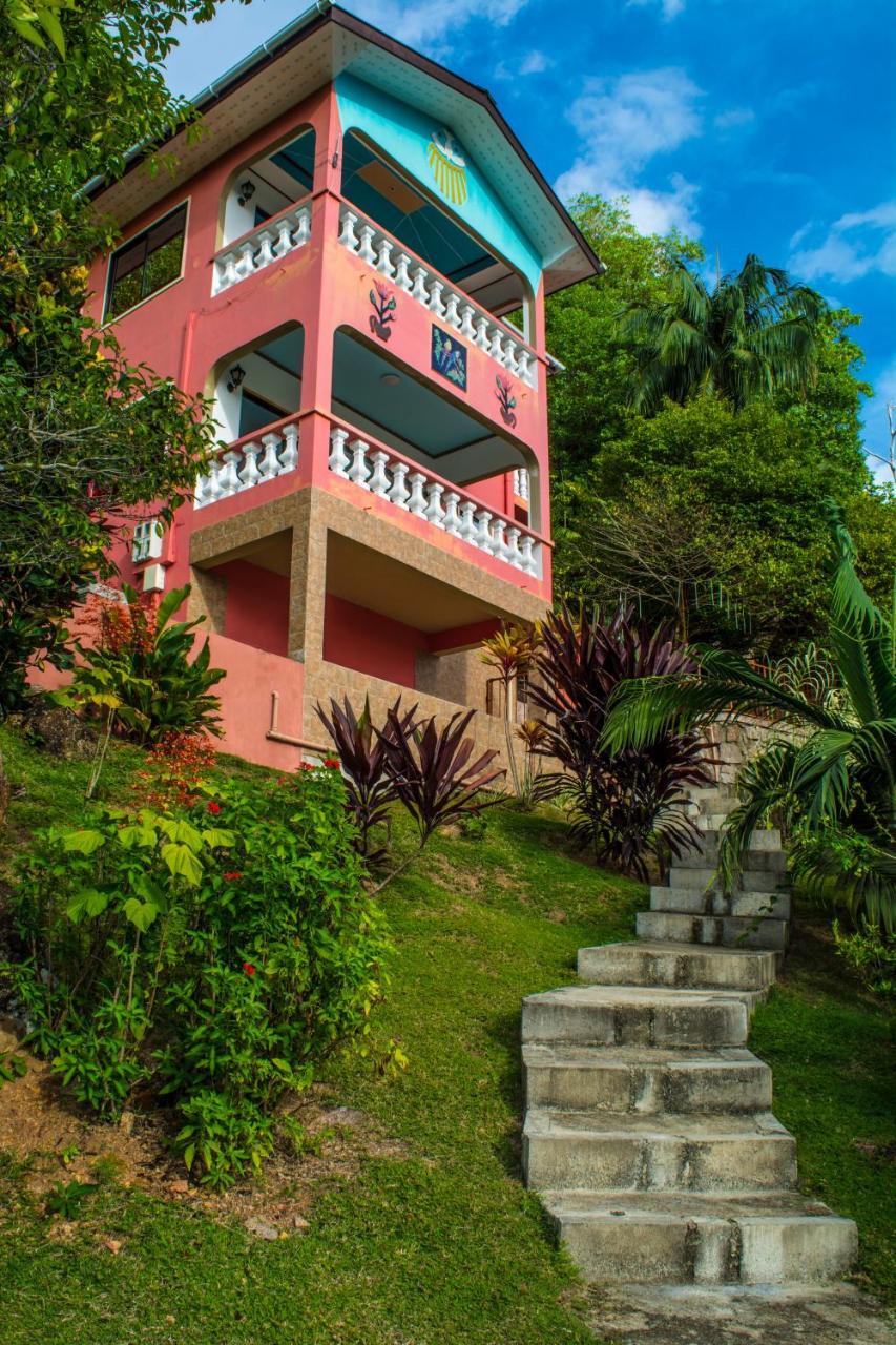 Les Elles Guesthouse Self Catering Baie Lazare  Eksteriør billede